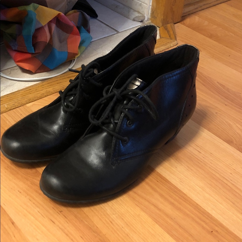 Women’s Rockport Heeled Boots 8.5